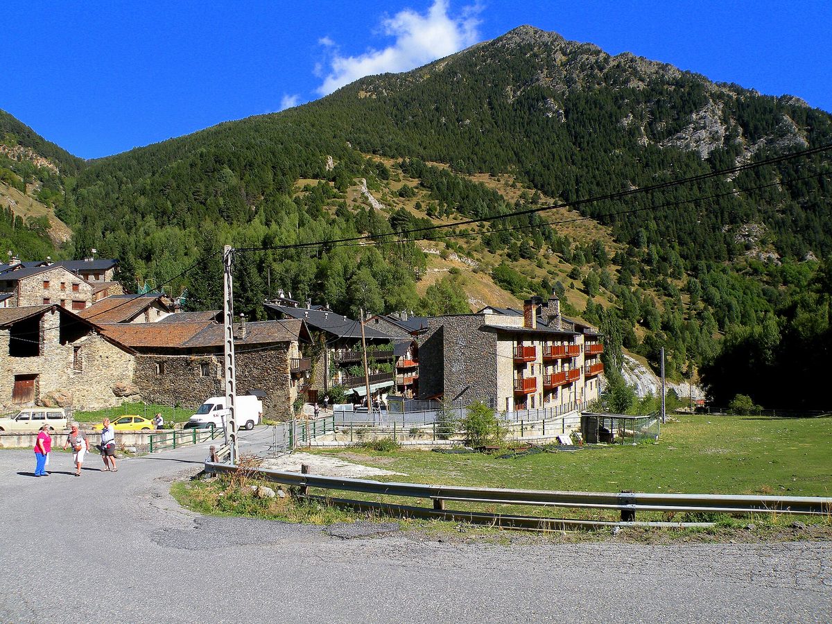 Os de Civis, the Spanish village reachable by road only through Andorra