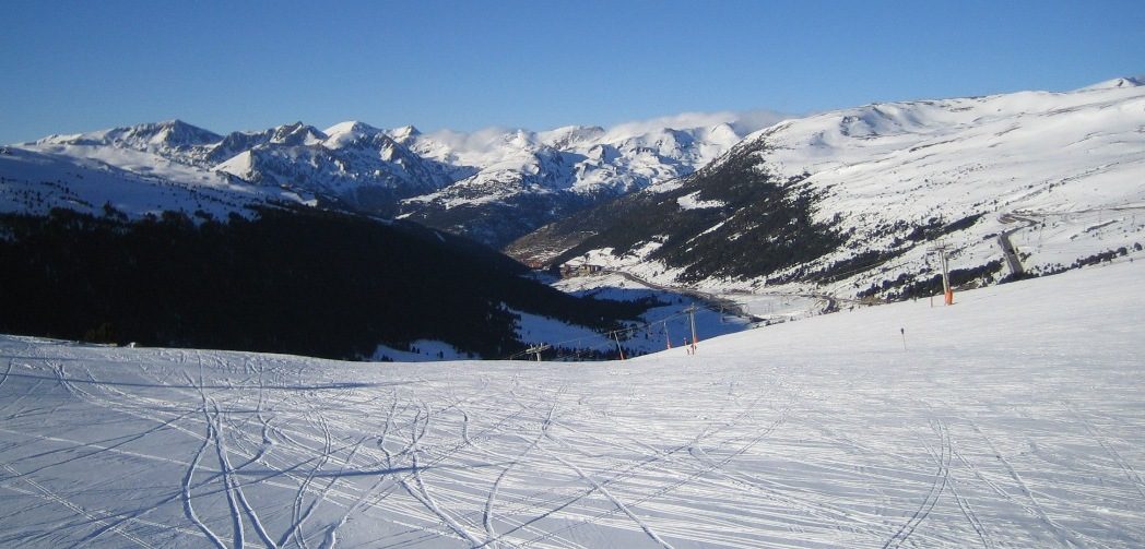 Snow-covered slopes in the Grau Roig bowl, Grandvalira, Andorra