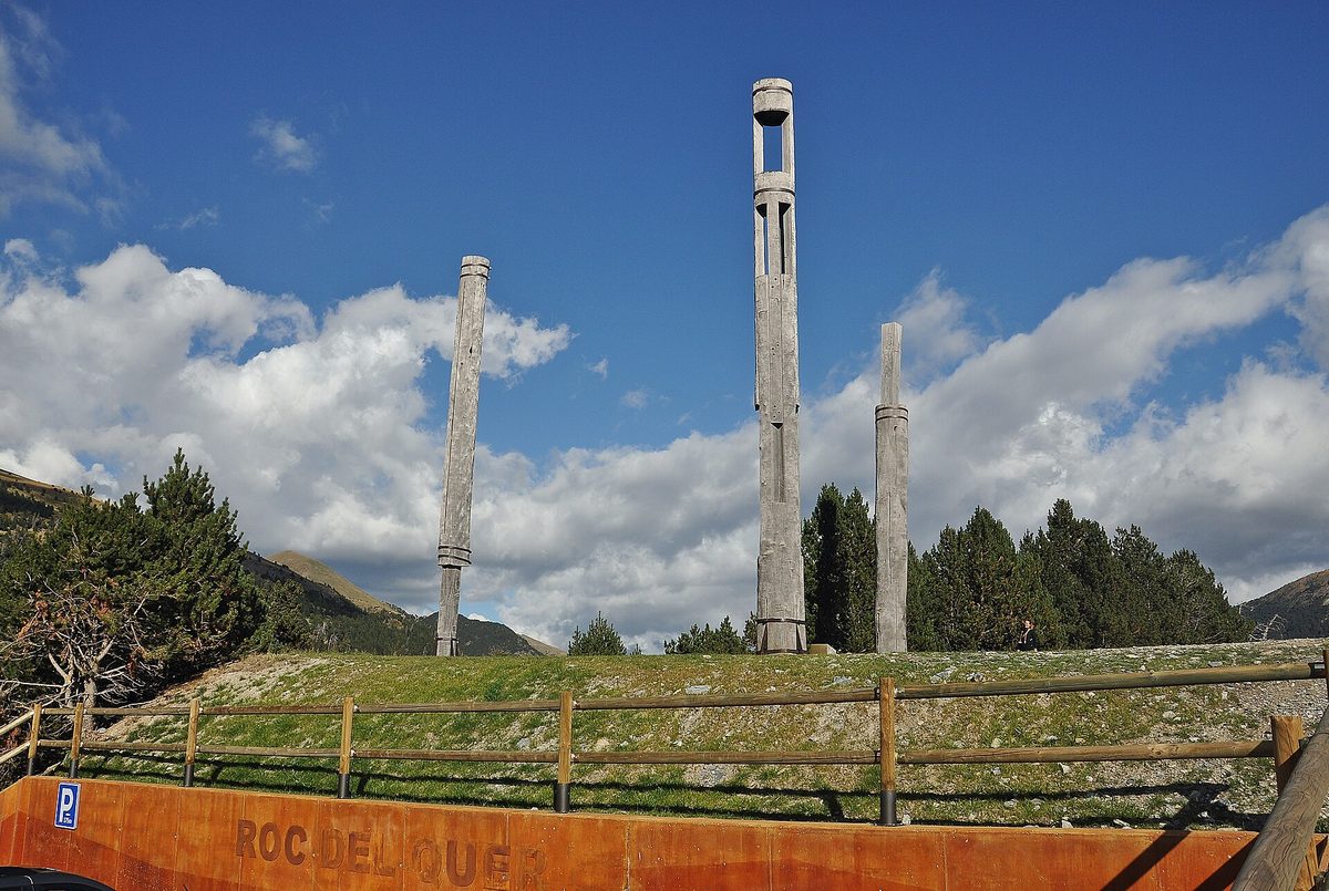 The cantilevered Roc del Quer walkway above Canillo, Andorra, with the El Pensador sculpture on the end